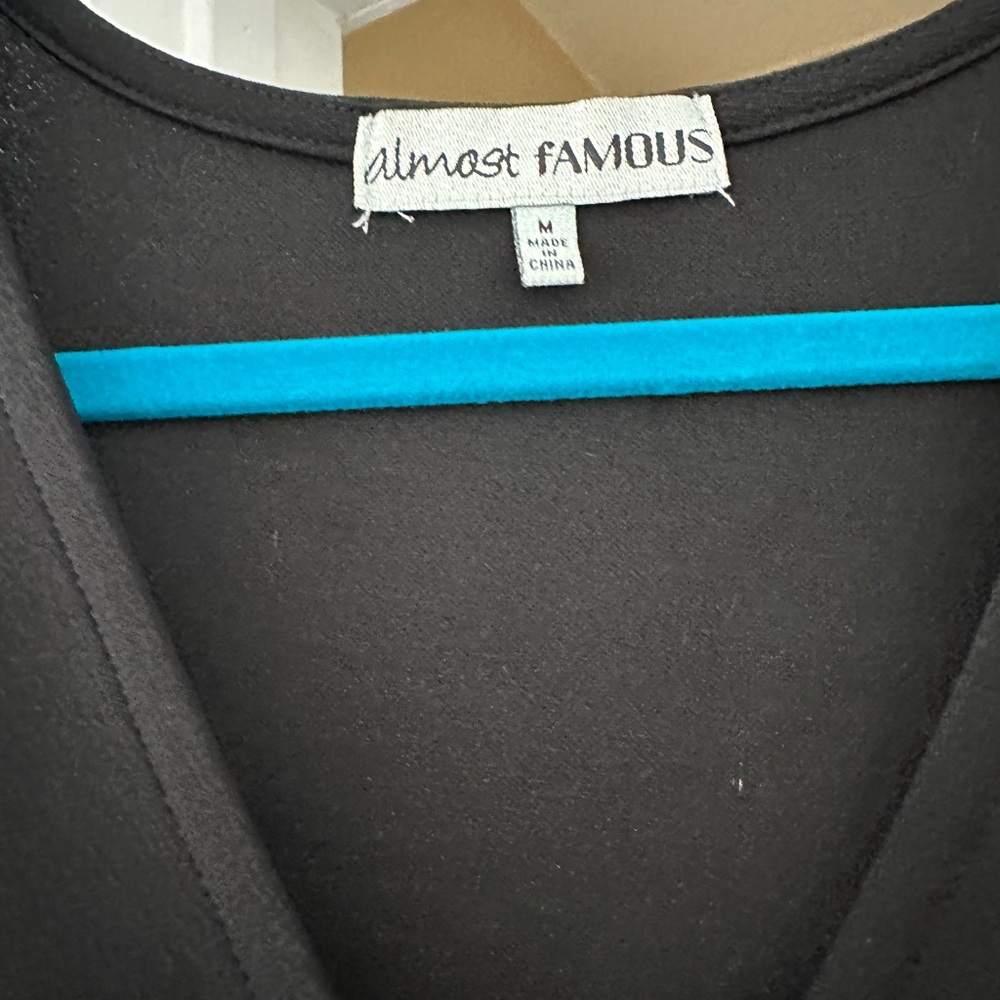 Slimming dress with mid length sleeves